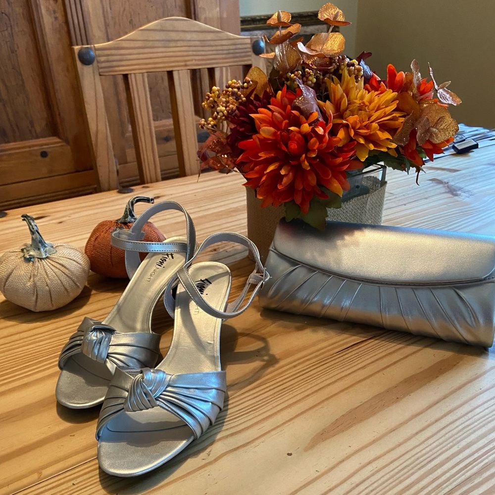 FIONI Night Dressy, Comfy Silver Open Toe Strap Sandals Only - Picture 2 of 4